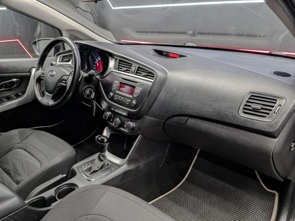 Kia Ceed II Рестайлинг с пробегом 2018 года, цена 1 245 000 рублей, 189618 км, универсал, Автокод Объявления