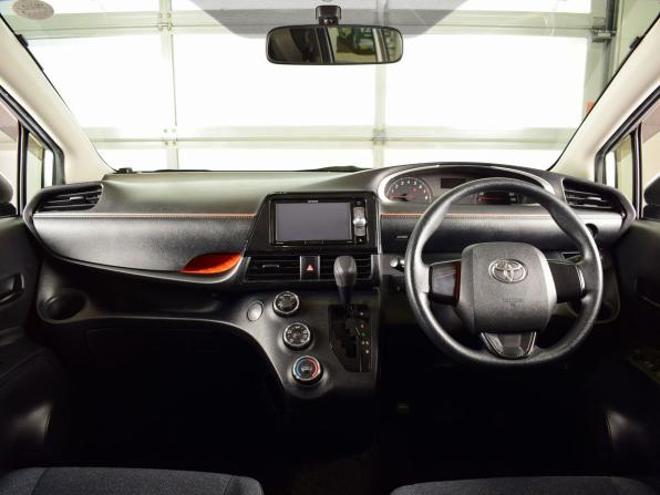 Toyota Sienta II с пробегом 2017 года, цена 1 400 995 рублей, 118584 км, компактвэн, Автокод Объявления