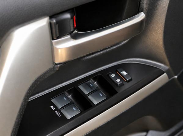 Toyota Land Cruiser 200 Series Рестайлинг 2 с пробегом 2019 года, цена 10 699 000 рублей, 33598 км, внедорожник, Автокод Объявления