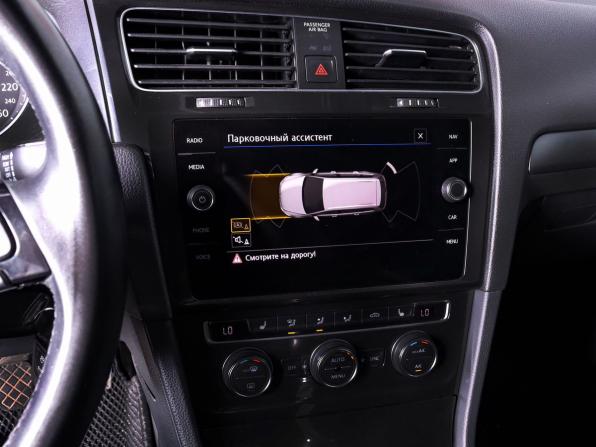 Volkswagen Golf VII Рестайлинг с пробегом 2019 года, цена 1 380 000 рублей, 279731 км, универсал, Автокод Объявления