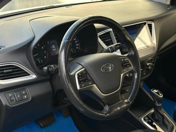 Hyundai Solaris II с пробегом 2020 года, цена 1 225 000 рублей, 180597 км, седан, Автокод Объявления