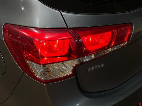 Kia Rio III Рестайлинг с пробегом 2017 года, цена 1 010 000 рублей, 57289 км, хэтчбек, Автокод Объявления