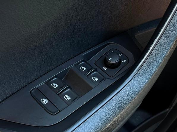 Skoda Karoq I с пробегом 2022 года, цена 2 564 200 рублей, 83371 км, внедорожник, Автокод Объявления