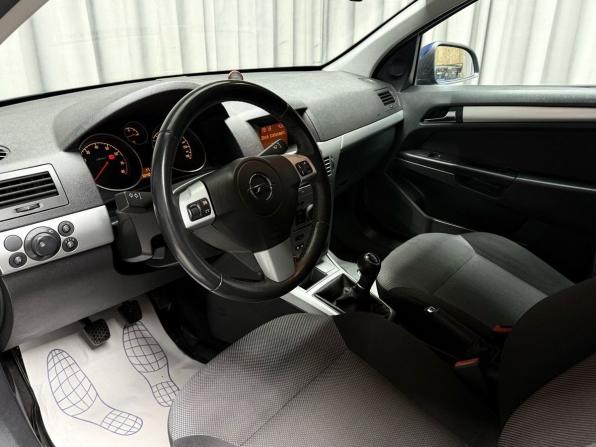Opel Astra H Рестайлинг с пробегом 2011 года, цена 599 000 рублей, 170393 км, хэтчбек, Автокод Объявления