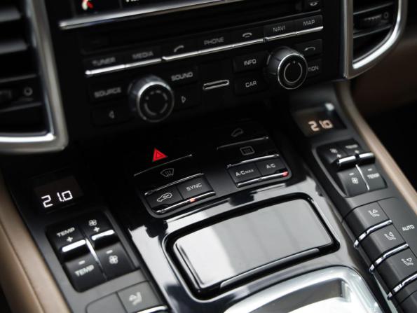 Porsche Cayenne II (958) с пробегом 2013 года, цена 2 699 000 рублей, 171299 км, внедорожник, Автокод Объявления