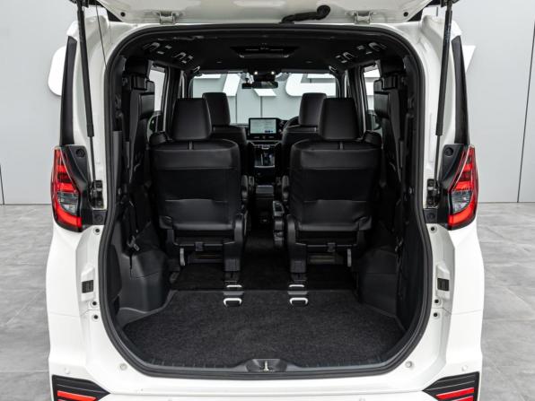 Toyota Noah IV (R90) с пробегом 2024 года, цена 4 170 000 рублей, 25260 км, минивэн, Автокод Объявления