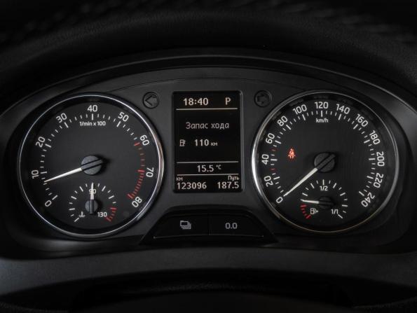 Skoda Rapid I с пробегом 2015 года, цена 1 110 000 рублей, 123096 км, лифтбек, Автокод Объявления