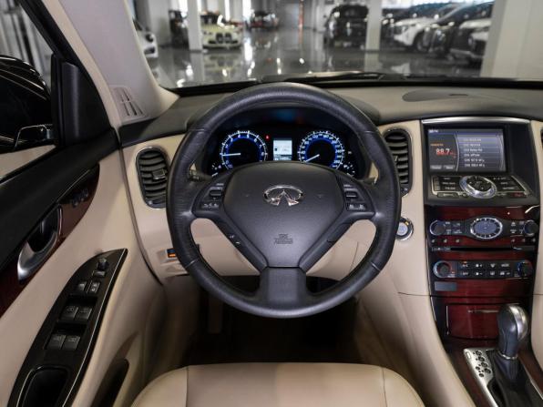 Infiniti QX50 I Рестайлинг с пробегом 2017 года, цена 1 910 000 рублей, 144815 км, внедорожник, Автокод Объявления