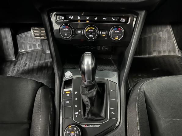 Volkswagen Tiguan II с пробегом 2018 года, цена 2 900 000 рублей, 161610 км, внедорожник, Автокод Объявления