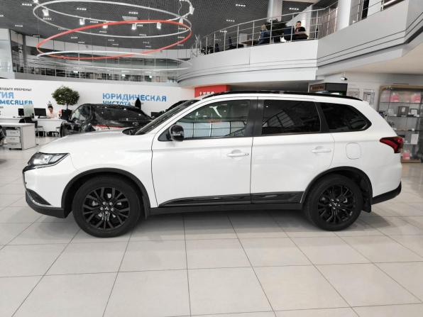 Mitsubishi Outlander III Рестайлинг 3 с пробегом 2021 года, цена 2 771 000 рублей, 62332 км, внедорожник, Автокод Объявления