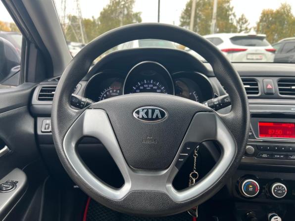 Kia Rio III Рестайлинг с пробегом 2016 года, цена 915 000 рублей, 145194 км, хэтчбек, Автокод Объявления