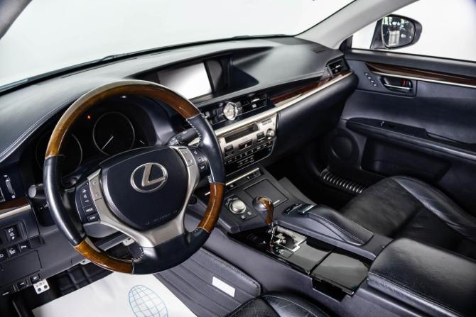 Lexus ES VI с пробегом 2012 года, цена 2 149 000 рублей, 182000 км, седан, Автокод Объявления