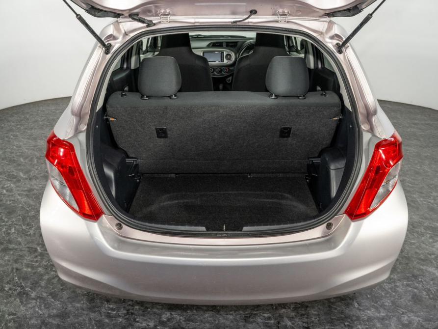 Toyota Vitz III (XP130) Иркутск  - изображение 15