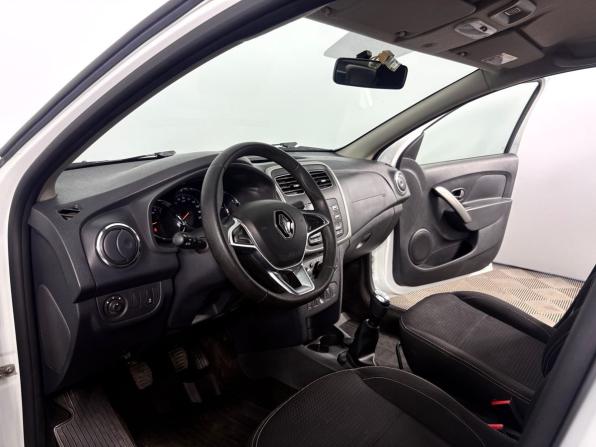 Renault Logan II Рестайлинг с пробегом 2022 года, цена 1 080 000 рублей, 82625 км, седан, Автокод Объявления