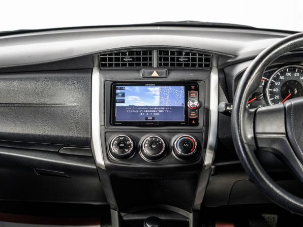Toyota Corolla XI (E160 E170 E180) с пробегом 2015 года, цена 1 300 000 рублей, 59769 км, универсал, Автокод Объявления