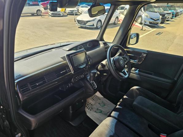 Honda N-BOX II с пробегом 2018 года, цена 919 995 рублей, 148862 км, минивэн, Автокод Объявления