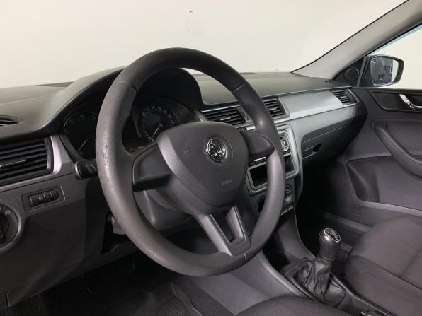 Skoda Rapid I с пробегом 2017 года, цена 780 000 рублей, 208000 км, лифтбек, Автокод Объявления