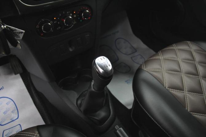 Renault Logan II Рестайлинг с пробегом 2021 года, цена 1 027 000 рублей, 208826 км, седан, Автокод Объявления