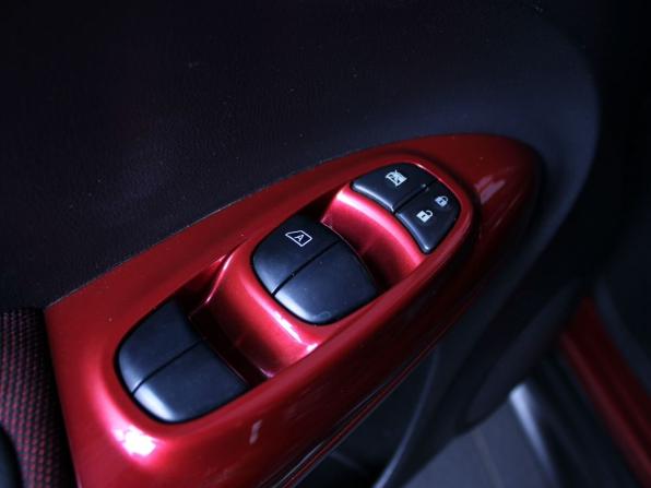 Nissan Juke I с пробегом 2012 года, цена 1 040 000 рублей, 96000 км, внедорожник, Автокод Объявления