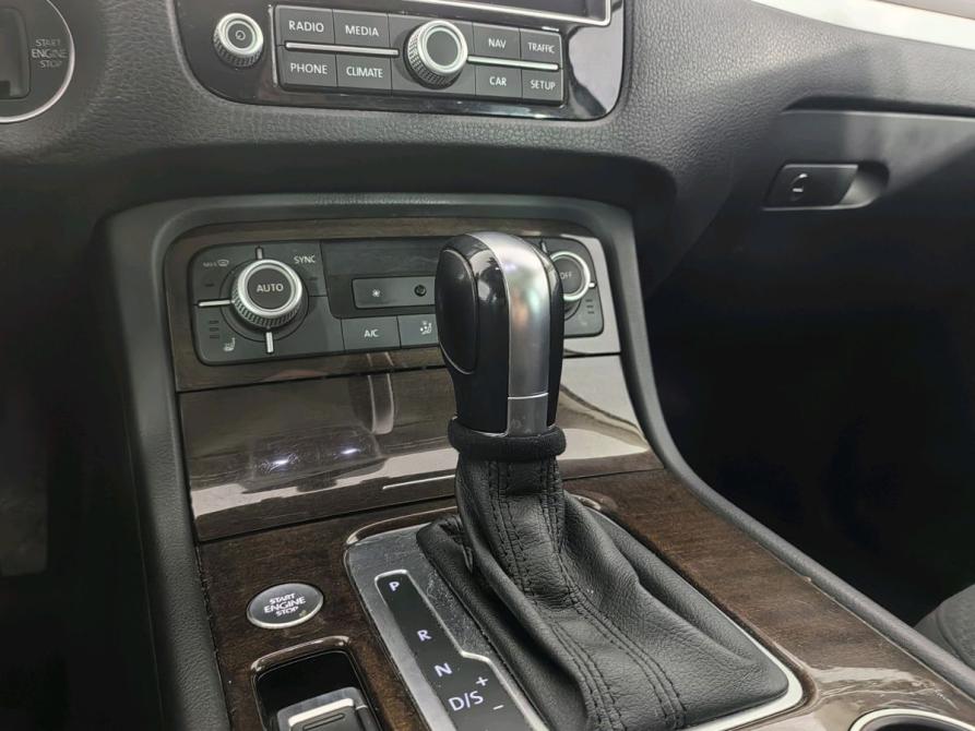 Volkswagen Touareg II Рестайлинг Санкт-Петербург  - изображение 28