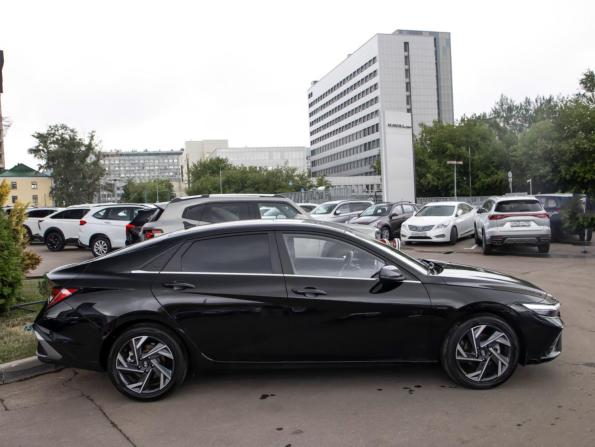 Hyundai Elantra VII (CN7) Рестайлинг с пробегом 2023 года, цена 2 358 000 рублей, 9954 км, седан, Автокод Объявления