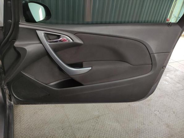 Opel Astra J Рестайлинг с пробегом 2012 года, цена 585 000 рублей, 259767 км, хэтчбек, Автокод Объявления