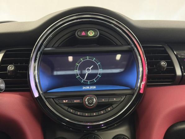 Mini Hatch III (F55/F56) Рестайлинг с пробегом 2021 года, цена 4 300 000 рублей, 2565 км, хэтчбек, Автокод Объявления