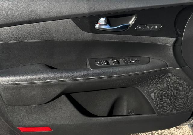 Kia Cerato IV Рестайлинг с пробегом 2022 года, цена 2 480 000 рублей, 70200 км, седан, Автокод Объявления