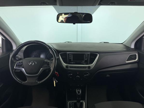 Hyundai Solaris II с пробегом 2017 года, цена 1 215 000 рублей, 140000 км, седан, Автокод Объявления