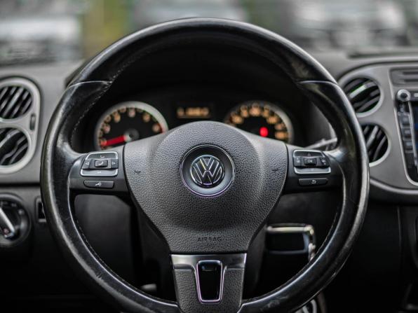 Volkswagen Tiguan I Рестайлинг с пробегом 2011 года, цена 915 000 рублей, 199801 км, внедорожник, Автокод Объявления