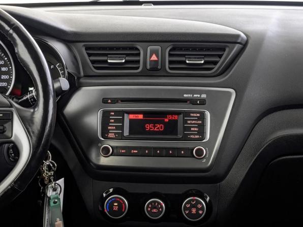 Kia Rio III Рестайлинг с пробегом 2017 года, цена 1 410 000 рублей, 41179 км, хэтчбек, Автокод Объявления