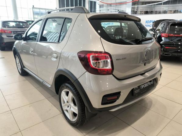 Renault Sandero II с пробегом 2017 года, цена 850 000 рублей, 123546 км, хэтчбек, Автокод Объявления