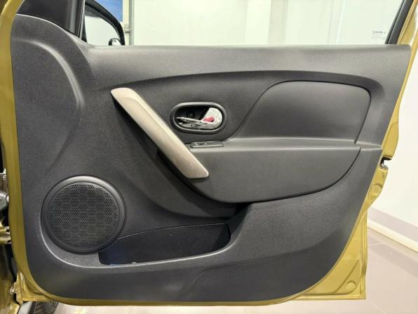 Renault Sandero II с пробегом 2015 года, цена 740 000 рублей, 245000 км, хэтчбек, Автокод Объявления
