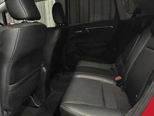 Honda Fit III с пробегом 2016 года, цена 970 000 рублей, 124000 км, хэтчбек, Автокод Объявления