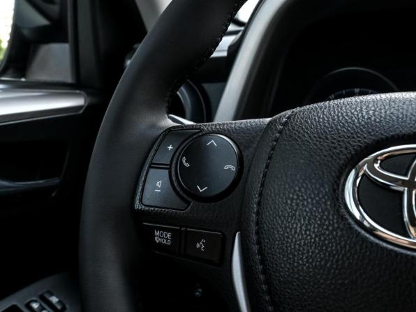 Toyota RAV4 IV (XA40) Рестайлинг с пробегом 2017 года, цена 2 099 000 рублей, 187439 км, внедорожник, Автокод Объявления