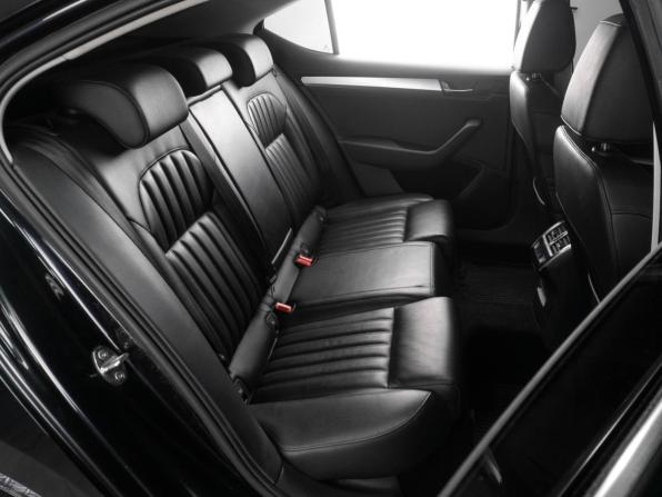 Skoda Superb III с пробегом 2018 года, цена 2 299 000 рублей, 232971 км, лифтбек, Автокод Объявления