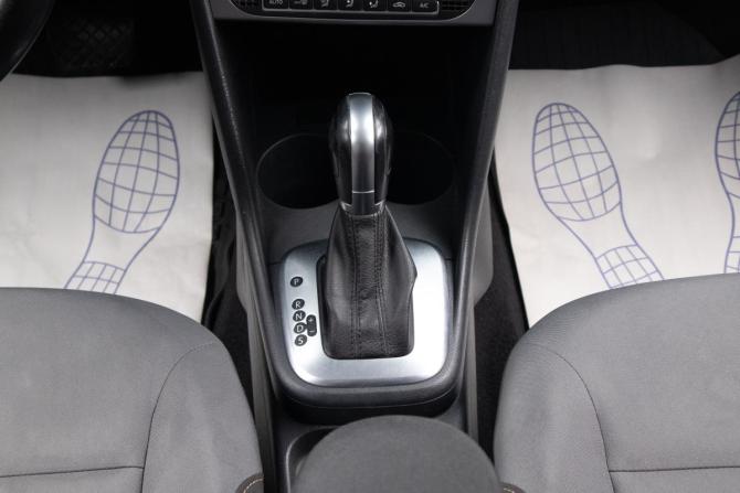 Volkswagen Polo V Рестайлинг с пробегом 2016 года, цена 959 000 рублей, 178065 км, седан, Автокод Объявления