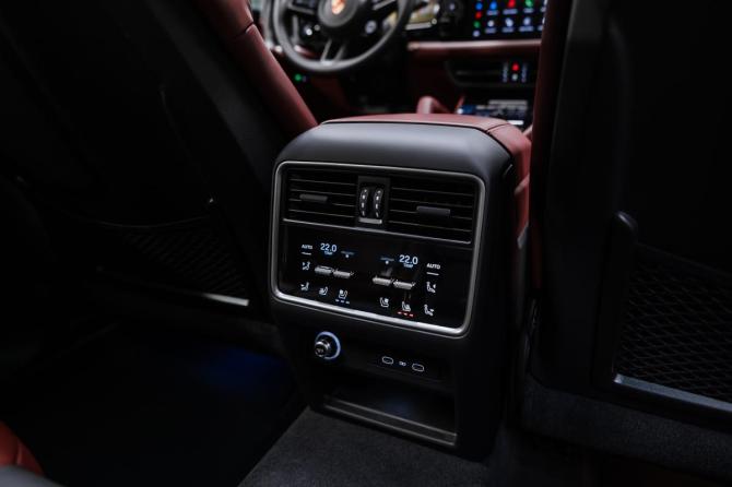 Новый Porsche Cayenne III Рестайлинг 2026 года, цена 18 900 000 рублей, внедорожник, Автокод Объявления