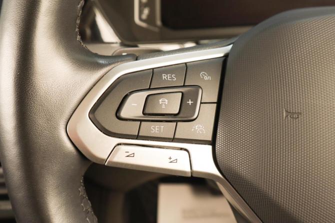 Volkswagen T-Cross I Рестайлинг с пробегом 2022 года, цена 1 729 000 рублей, 102000 км, внедорожник, Автокод Объявления