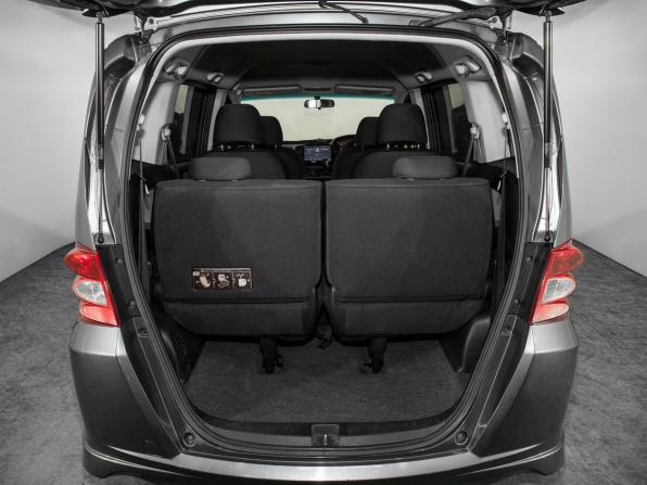 Honda Freed I с пробегом 2010 года, цена 989 000 рублей, 151125 км, компактвэн, Автокод Объявления