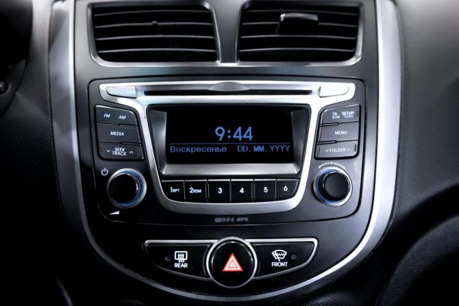 Hyundai Solaris I Рестайлинг с пробегом 2015 года, цена 949 000 рублей, 196000 км, седан, Автокод Объявления