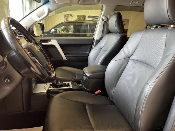 Toyota Land Cruiser Prado 150 Series Рестайлинг 2 с пробегом 2019 года, цена 5 450 000 рублей, 181000 км, внедорожник, Автокод Объявления