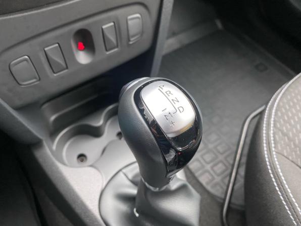 Renault Logan II Рестайлинг с пробегом 2021 года, цена 1 199 000 рублей, 30000 км, седан, Автокод Объявления