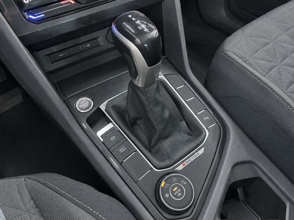 Volkswagen Tiguan II Рестайлинг с пробегом 2020 года, цена 2 649 000 рублей, 182000 км, внедорожник, Автокод Объявления