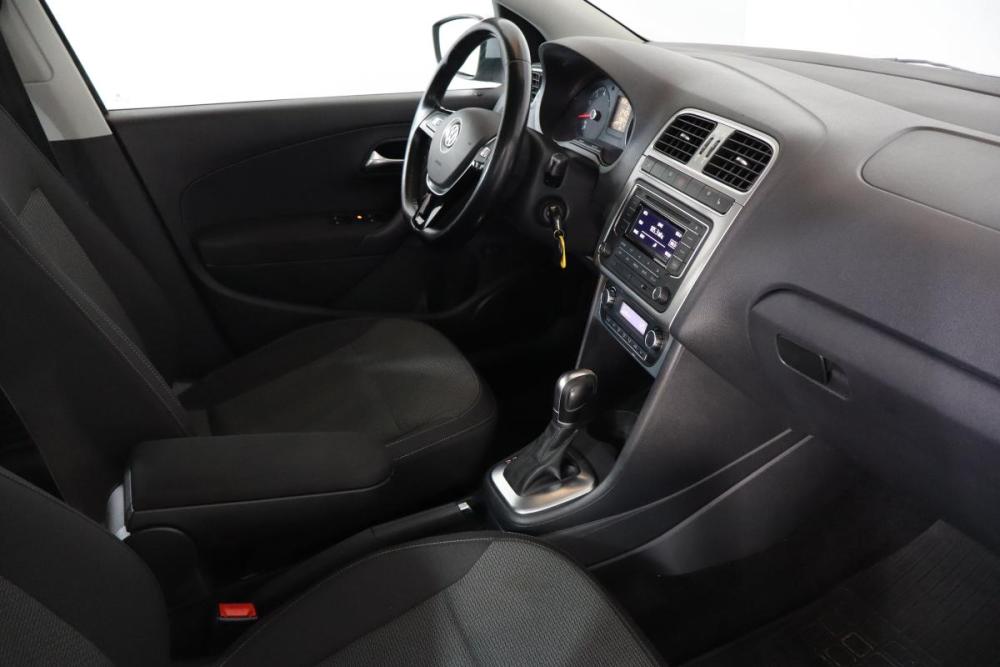 Volkswagen Polo V Рестайлинг Санкт-Петербург  - изображение 10