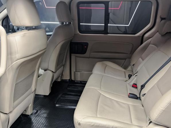 Hyundai H-1 II Рестайлинг 2 с пробегом 2021 года, цена 3 195 000 рублей, 141000 км, минивэн, Автокод Объявления