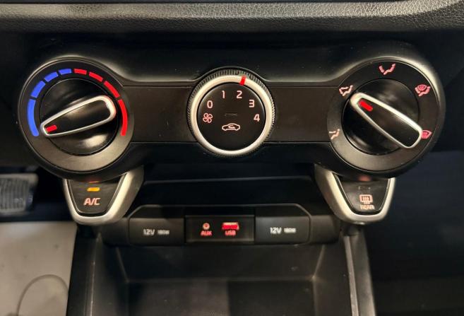 Kia Rio IV с пробегом 2018 года, цена 1 050 000 рублей, 131283 км, седан, Автокод Объявления