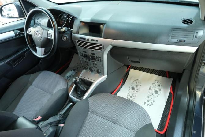 Opel Astra H Рестайлинг с пробегом 2010 года, цена 699 000 рублей, 2010 км, универсал, Автокод Объявления