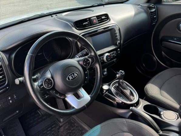 Kia Soul II Рестайлинг с пробегом 2018 года, цена 1 870 000 рублей, 82200 км, хэтчбек, Автокод Объявления