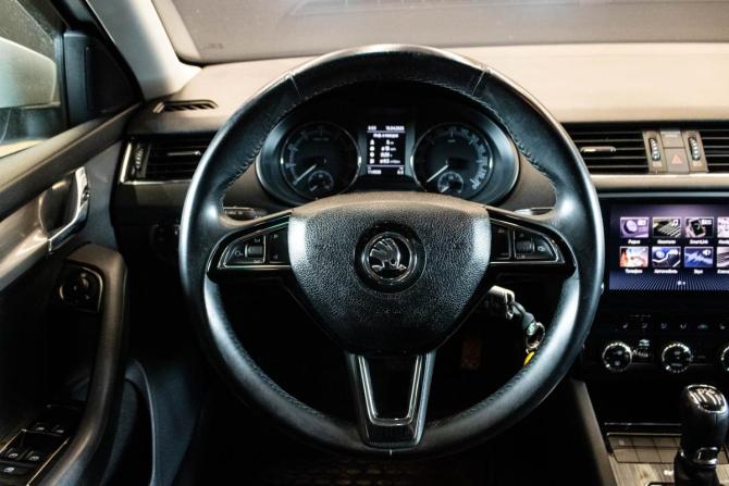Skoda Octavia III (A7) Рестайлинг с пробегом 2019 года, цена 1 699 000 рублей, 114998 км, лифтбек, Автокод Объявления